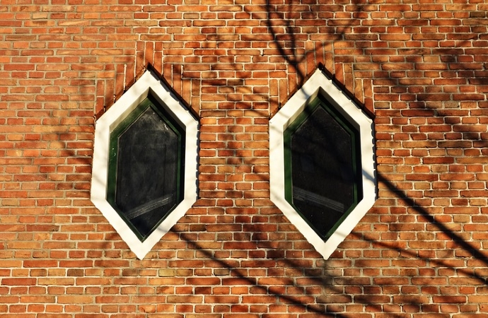 Шестиугольные окна