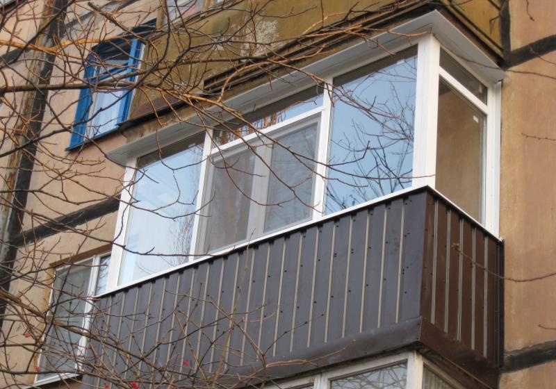 Обшивка балконов и лоджий металлопрофилем в Москве: цены и фото выполненных  работ