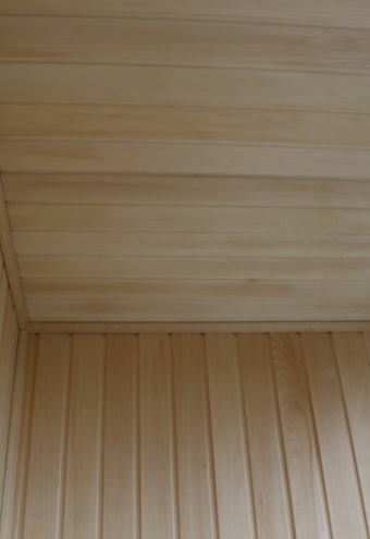 внутренняя отделка балкона вагонкой из дереваОтделка балконов деревянной вагонкой